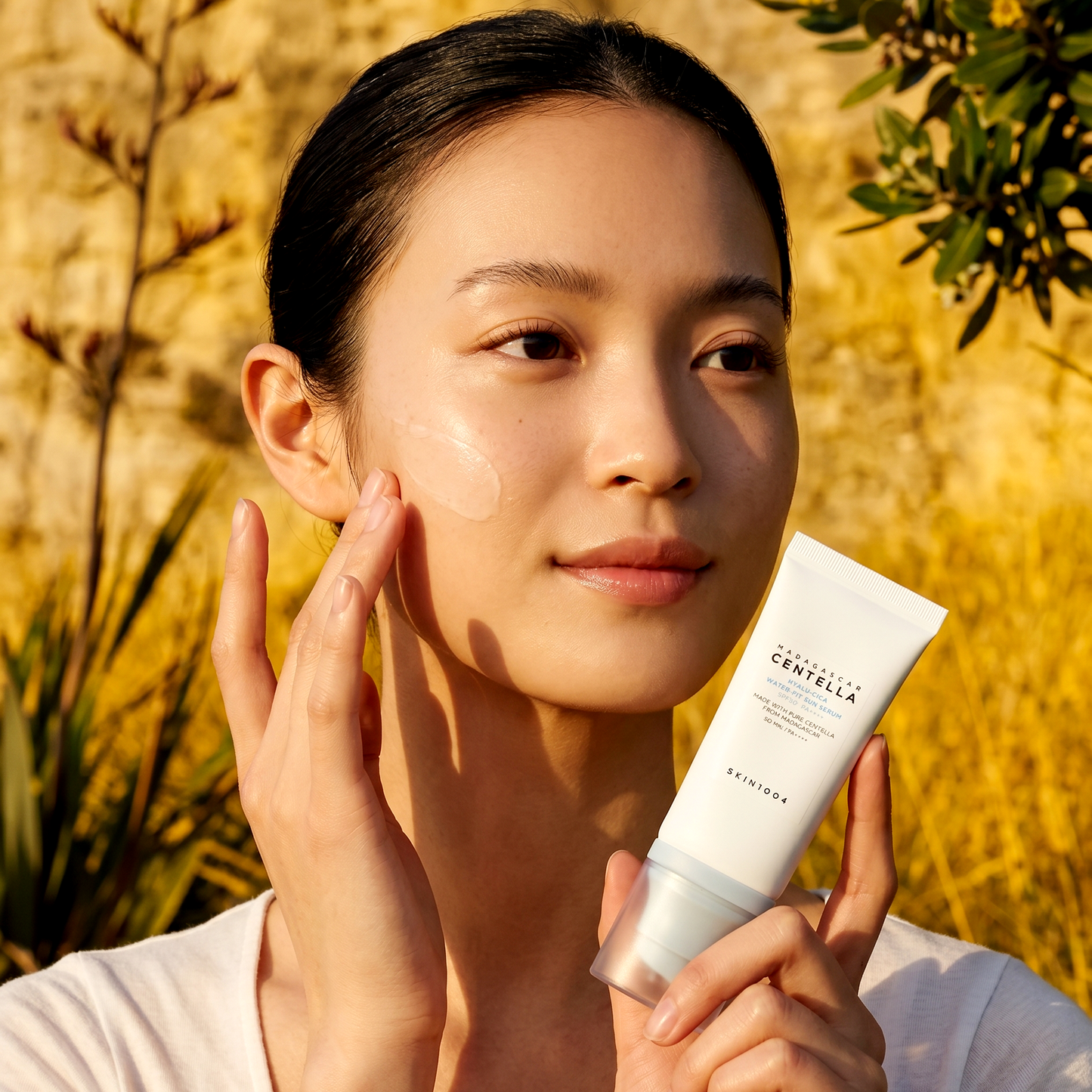 Skin1004 Madagascar Centella Hyalu-Cica Water-Fit Sun Serum SPF50+ PA++++ 100ml | AmiGlow NZ