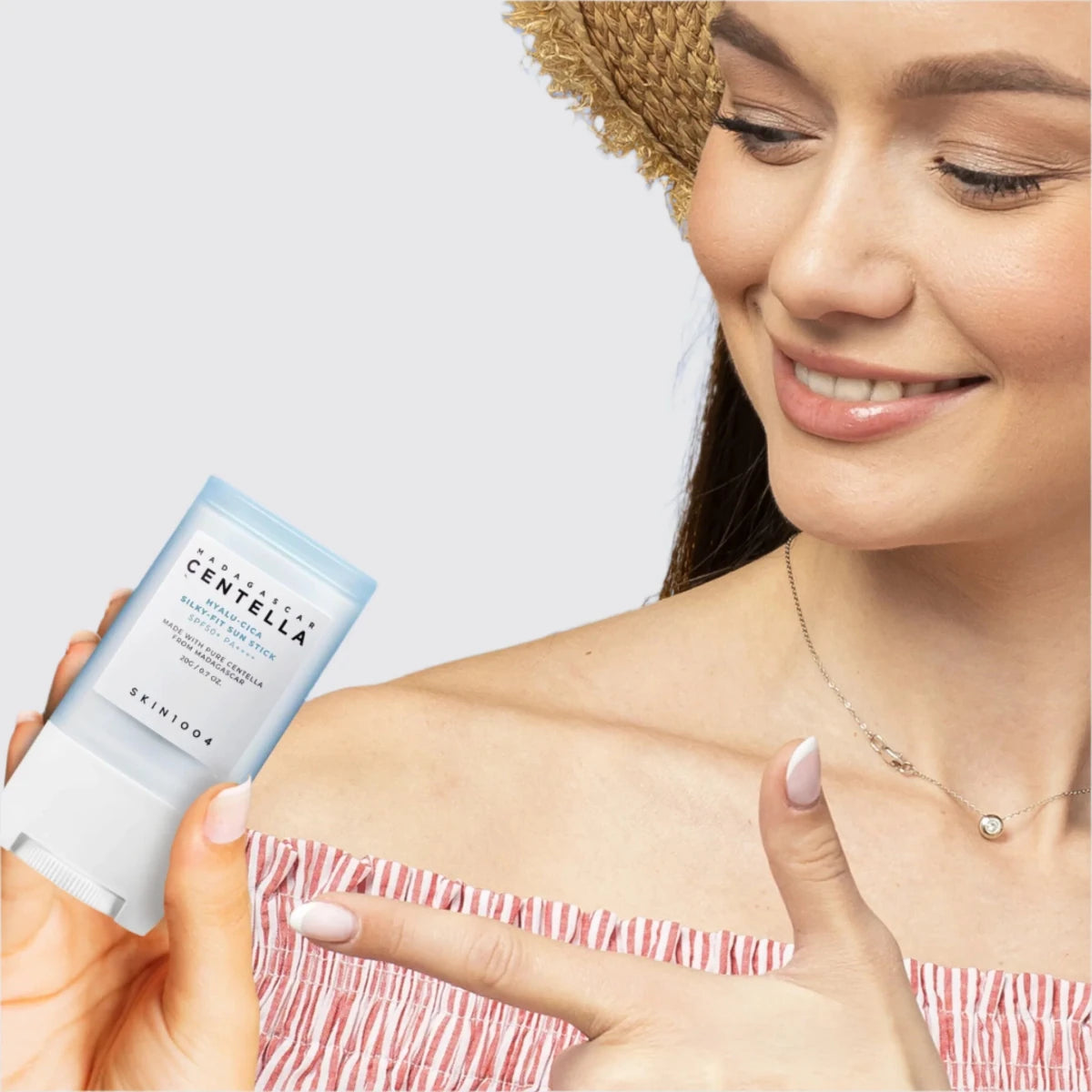 Skin1004 Madagascar Centella Hyalu-Cica Silky-Fit Sun Stick SPF50+ PA++++ 20g | AmiGlow NZ - AmiGlow